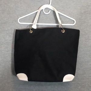 LACOME NWOT On Trend Stylish Go-With-Everything Black and White Travel Tote